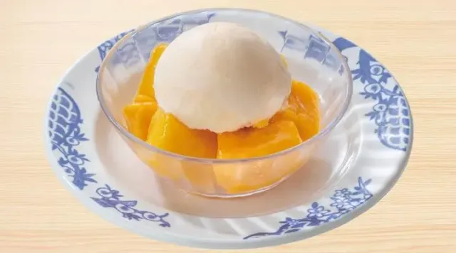 アップルマンゴー（バニラアイスのせ）（バーミヤン）