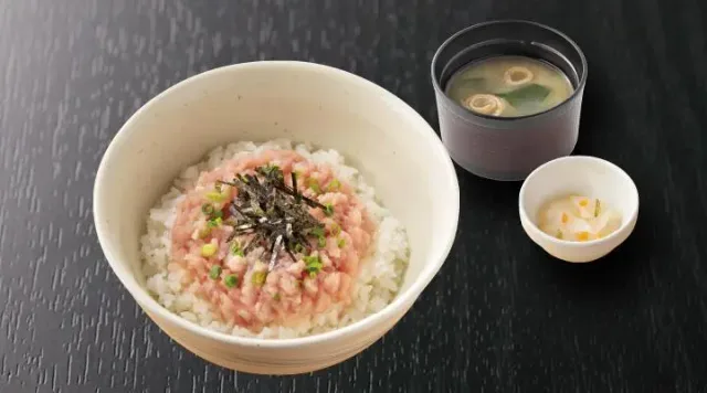 ねぎとろ丼 味噌汁・漬物付き（ガスト）