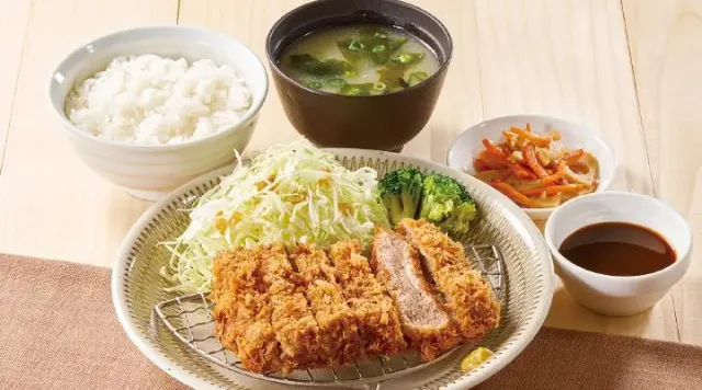自家製厚切りひれかつ膳（ジョナサン）