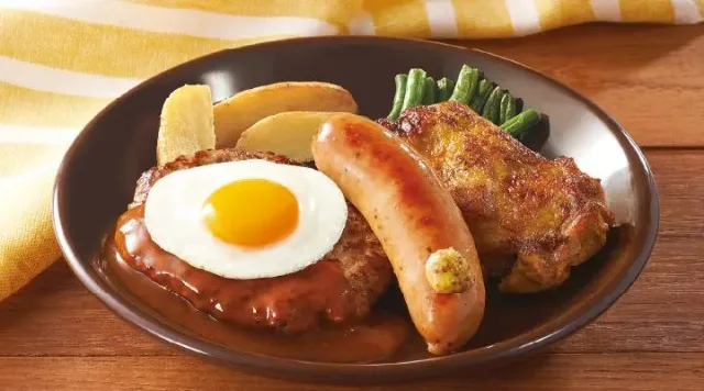 ミックスグリル＆目玉焼き（ジョナサン）