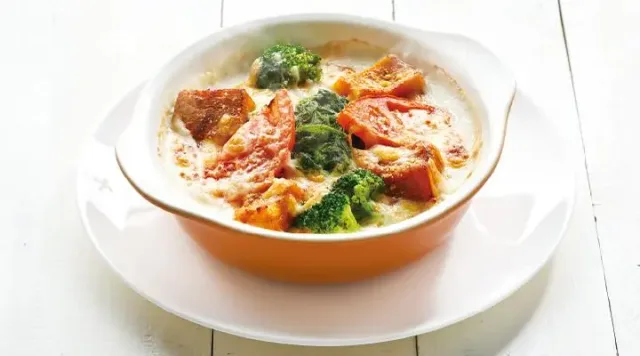 一日分の緑黄色野菜が摂れるドリア（ジョナサン）