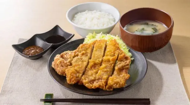 大判から揚げ定食（から好し）
