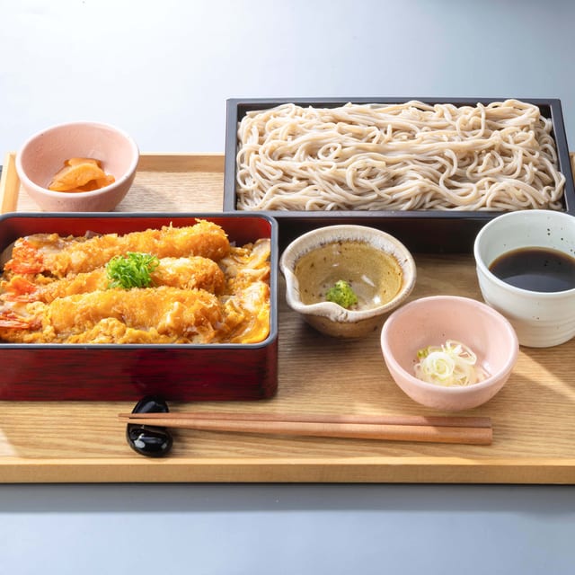海老の玉子とじ重と麺のセット（大戸屋）