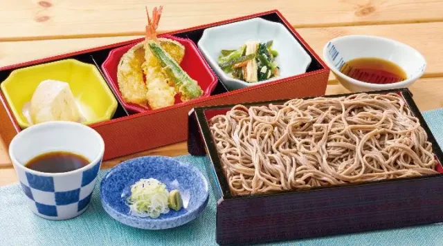 お昼の夢そば膳（三つ仕切り＋せいろそば）（夢庵）