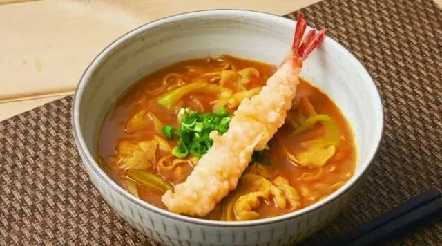 夢庵特製豚カレーそば上海老天付き（夢庵）